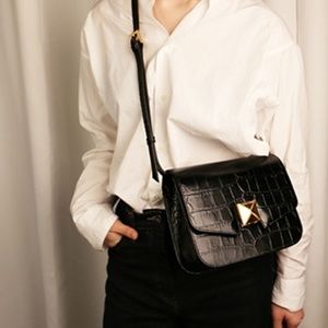 EMP.T LABEL/ Cube Box Black Crocodile